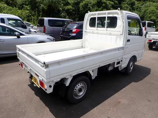 Nissan NT100 Clipper DR16T 2022